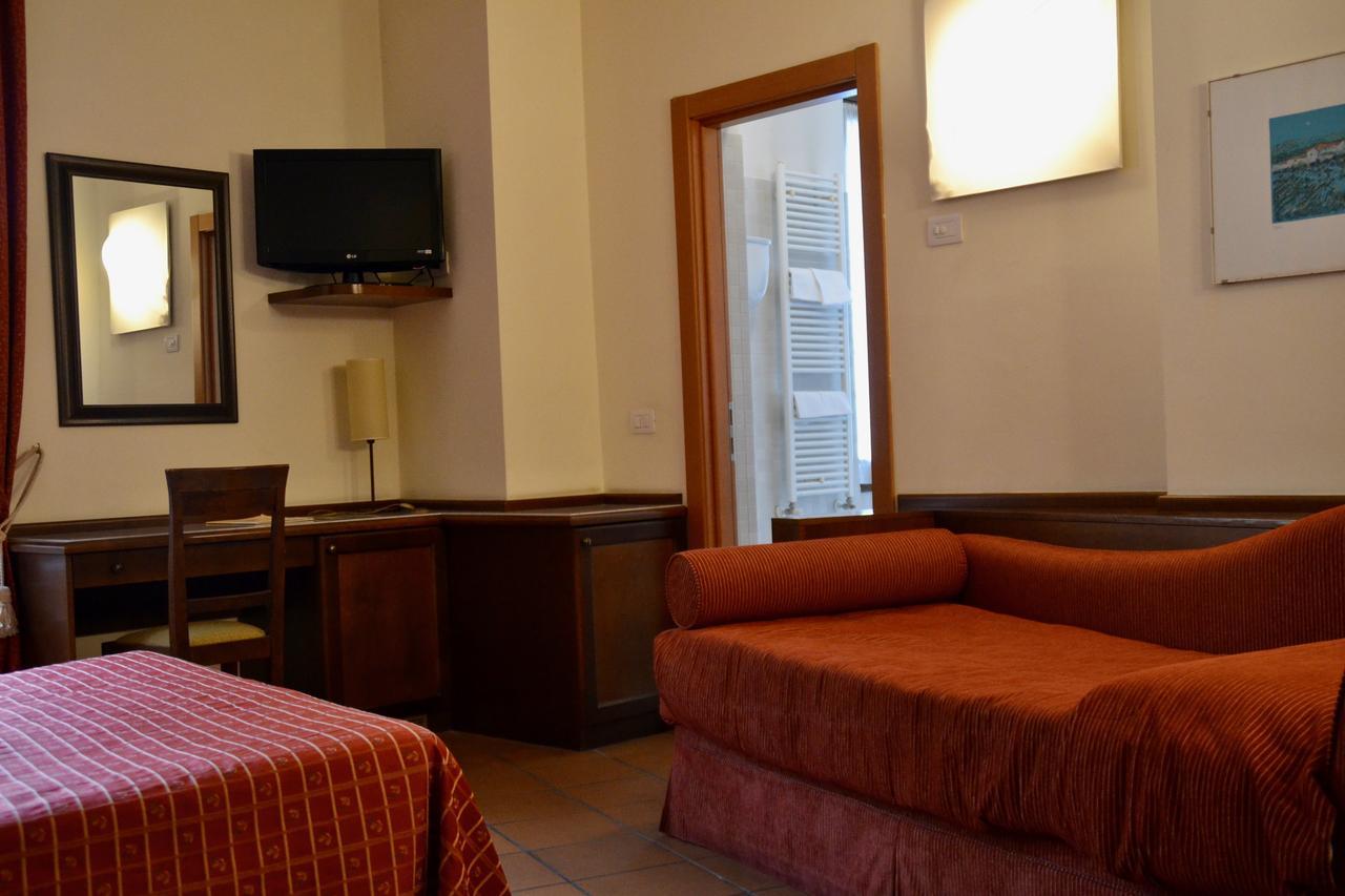 Hotel Italia 3*